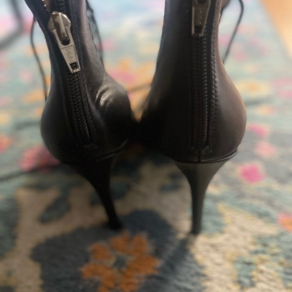 Banana Repyblic Cutout Heel Bootie barely worn ! - Picture 9 of 11